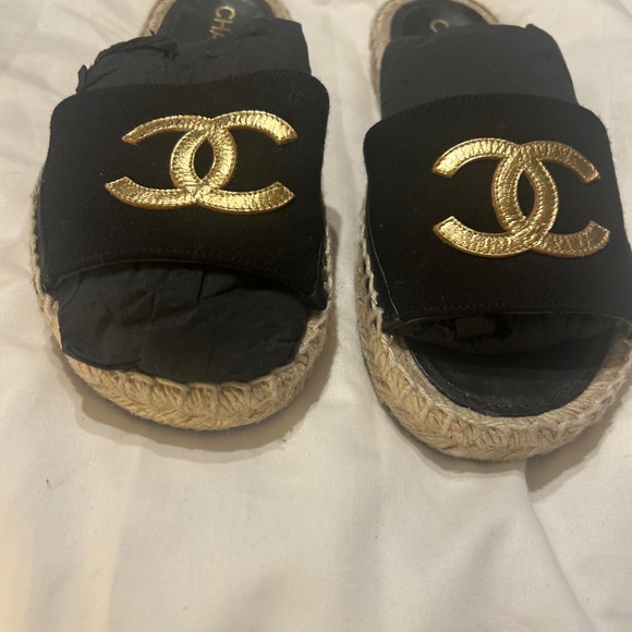Chanel Women’s slides size 36 in black and gold - Picture 4 of 6